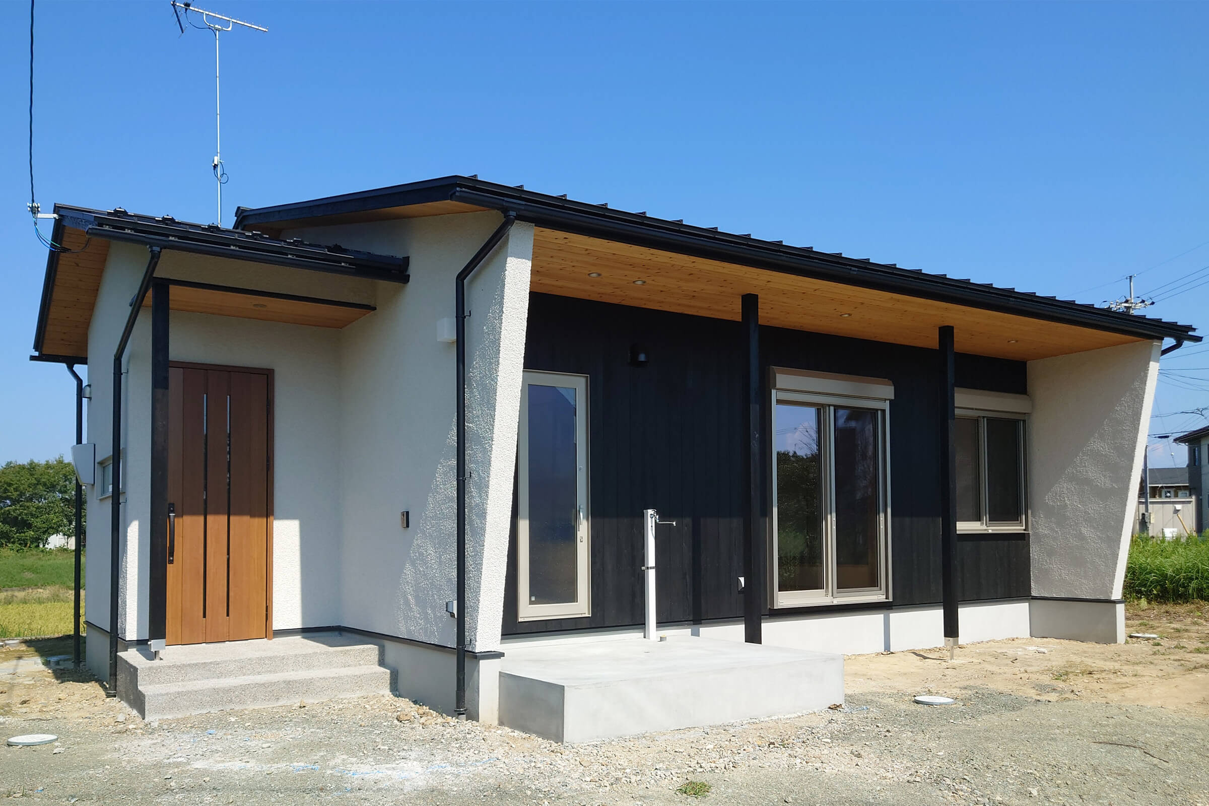 平屋の週末住宅で楽しむ二人暮らし