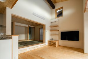 格子が外観のアクセントになる家